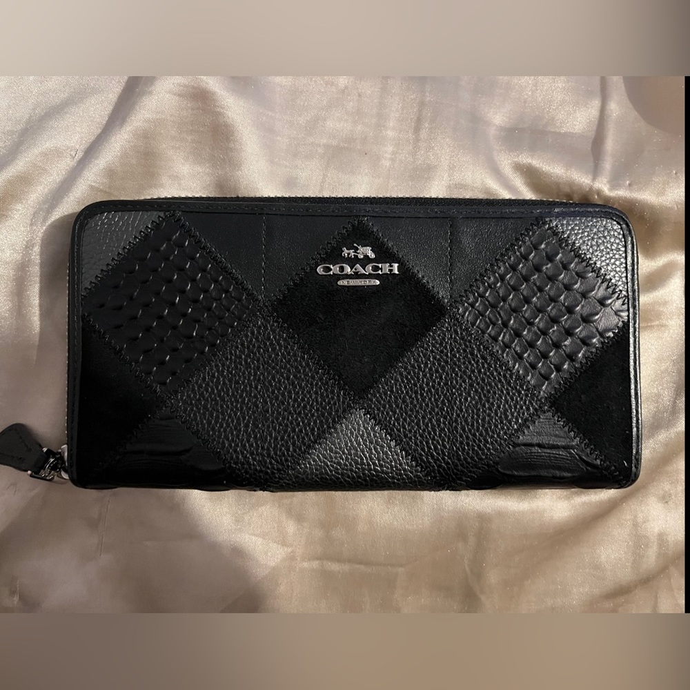 Authentic Coach black design wallet